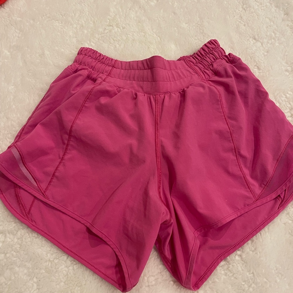 Lululemon Size 2 Hotty Hot 4 inch low rise